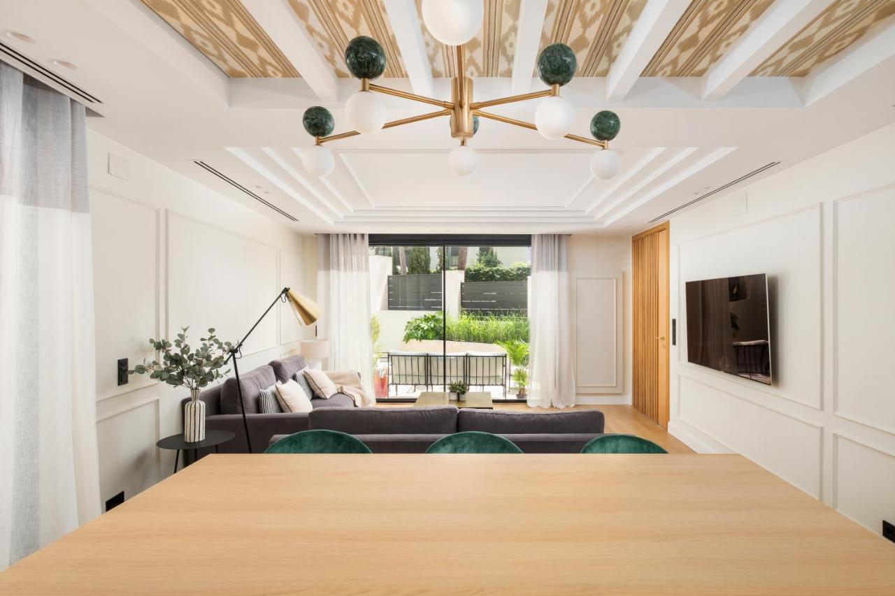 Apartamentos La Zagalilla Málaga Esterno foto