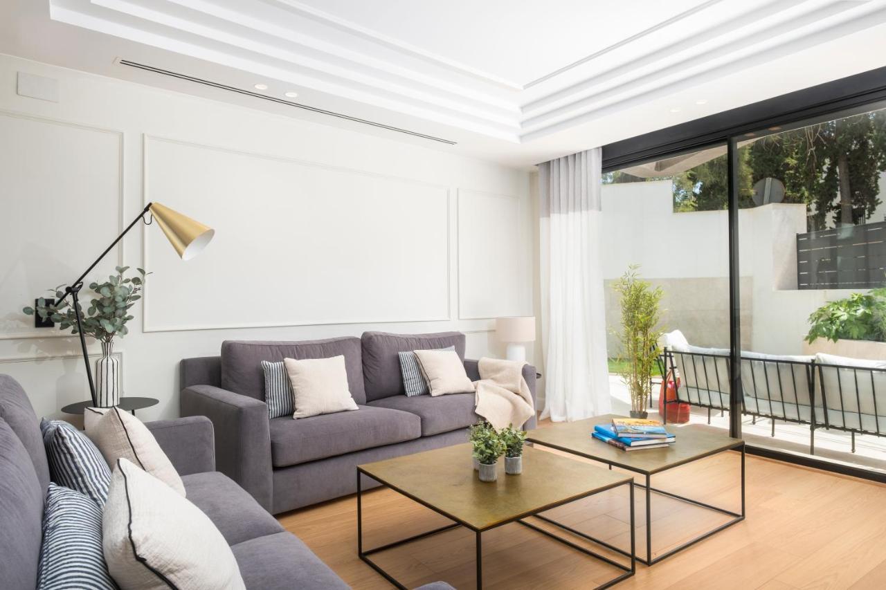 Apartamentos La Zagalilla Málaga Esterno foto